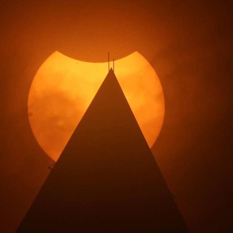 O eclipse solar de 8 de Abril em oito fotografias